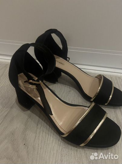 Босоножки женские