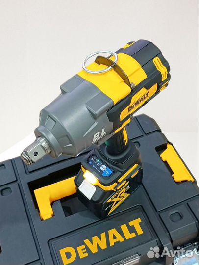 Гайковерт аккумуляторный dewalt