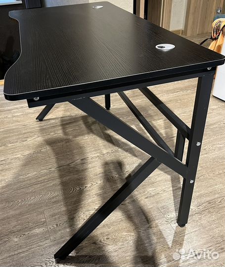 Компьютерный стол новый