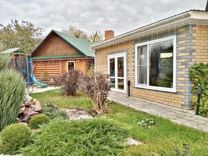 Коттедж 282 м² на участке 9,3 сот.