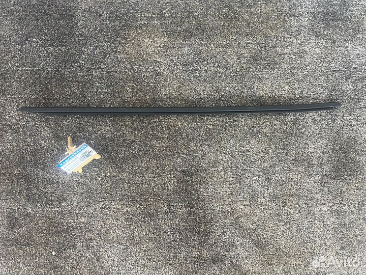 Skoda Karoq уплотнитель стекла двери
