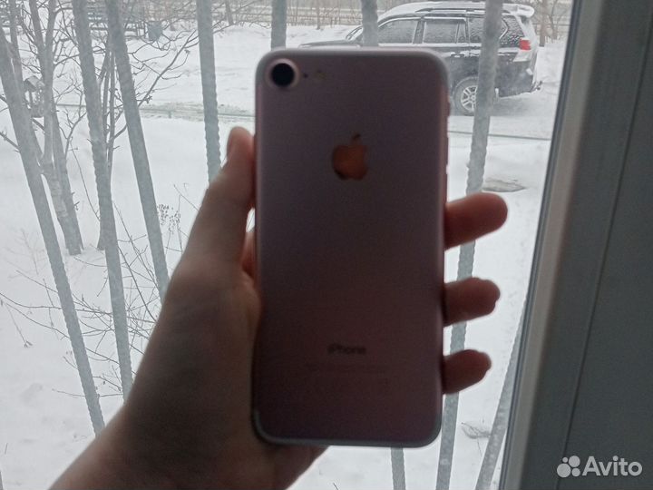 iPhone 7, 32 ГБ