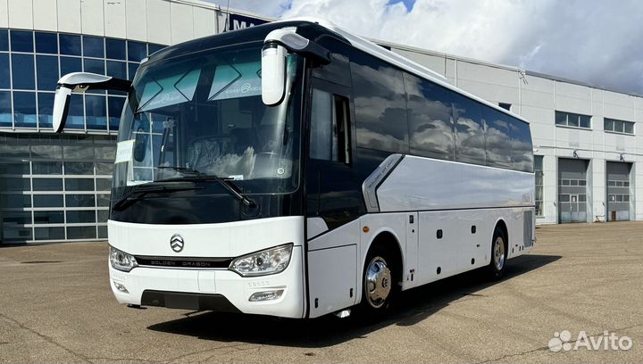 Туристический автобус Golden Dragon XML6952, 2024