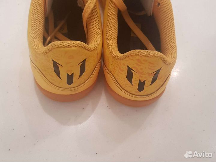 Adidas кроссовки