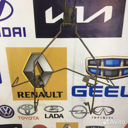 Крепление запасного колеса гайка Renault duster