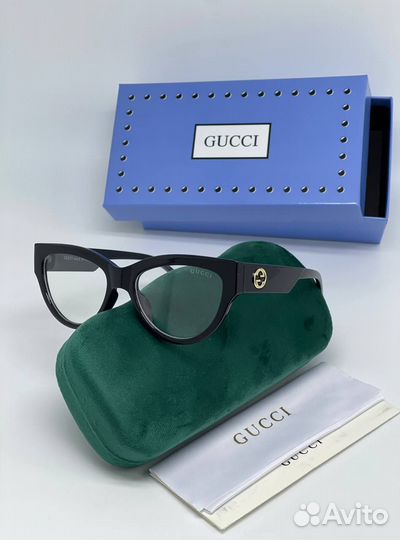 Солнцезащитные очки Gucci