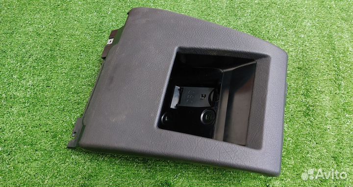 Бардачок водительский с разъемом OBD II