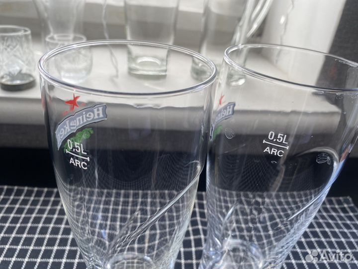 2 стакана Heineken по 0,5 л