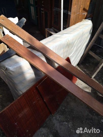 Кровать полутороспальная с матрасом