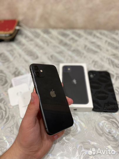 iPhone 11, 64 ГБ