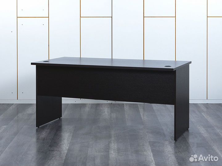 Офисный стол