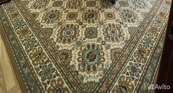 Ковер шерстяной