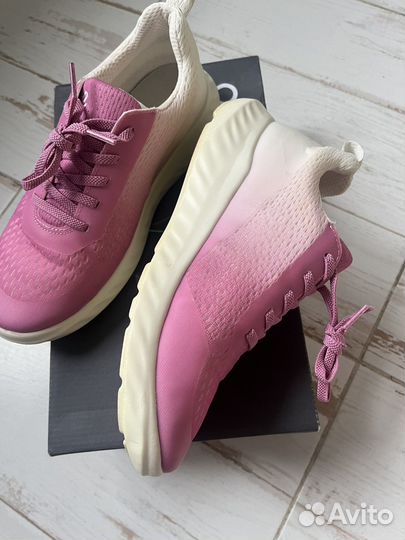 Кроссовки женские ecco 36 размер новые