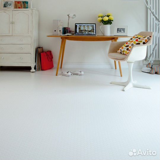 Белый кварцвинил