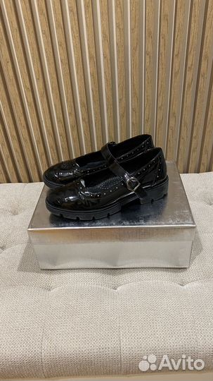 Туфли для девочки 35размер