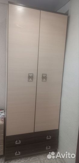 Шкаф