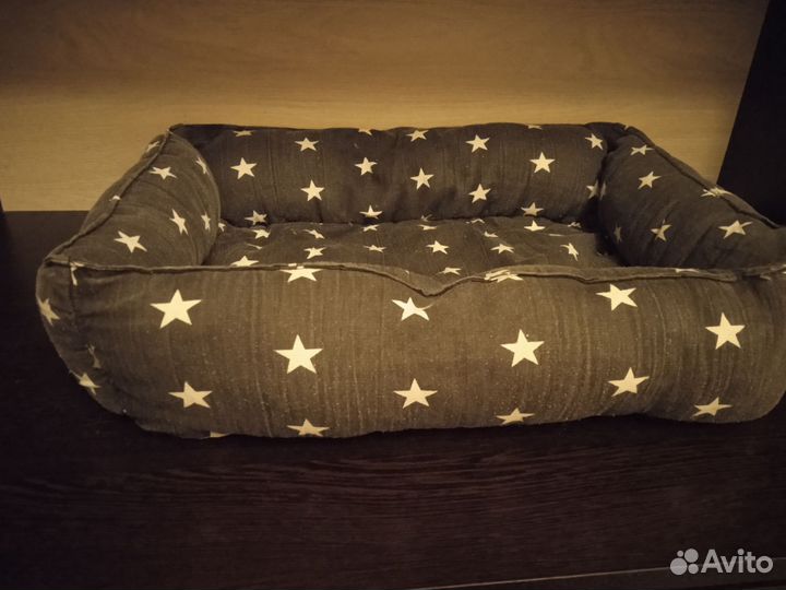 Лежанка для кошек и маленьких собачек