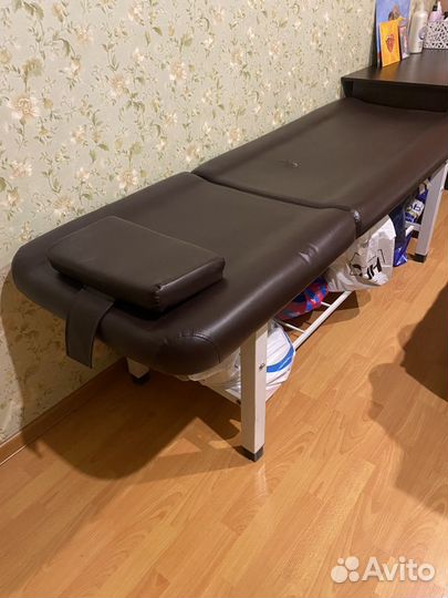Массажный стол или кушетка для процедур