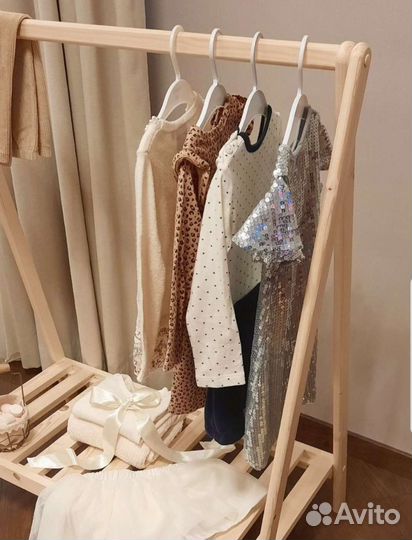 Вешалка для одежды напольная деревянная рейл