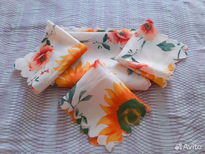 Скатерть с салфетками, шторы