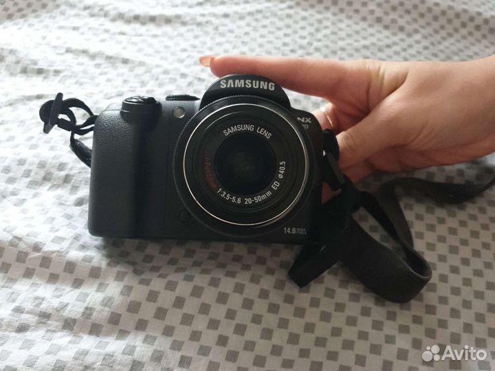 Зеркальный фотоаппарат Samsung NX10