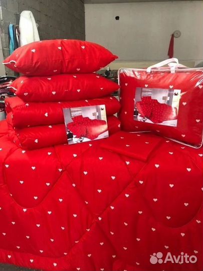 Белье постельное с одеялом и 2 подушка