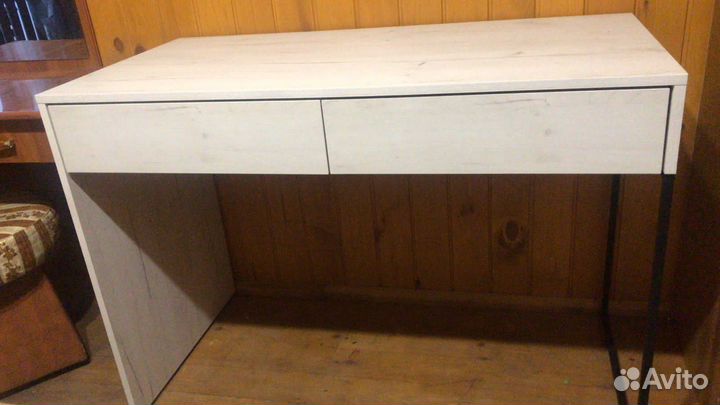 Письменный стол