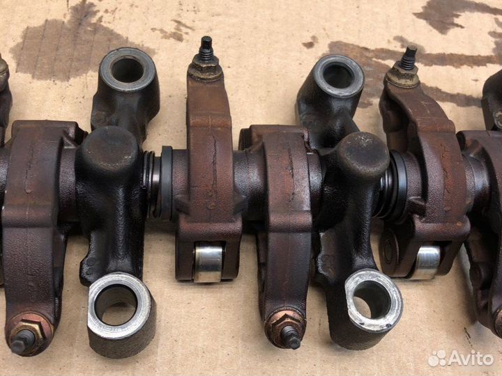 Ось коромысел Citroen C3