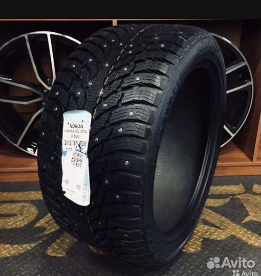 Nokian Tyres Hakkapeliitta 9 315/35 R20 110T