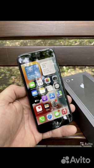 iPhone 8, 64 ГБ