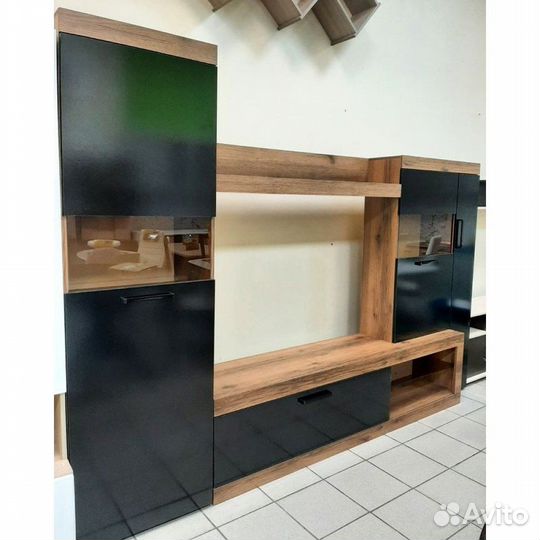 Стенка в гостиную 2,8 m