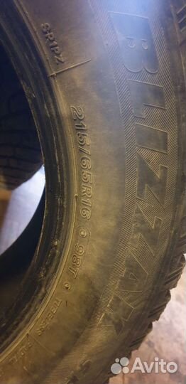 Bridgestone Blizzak Spike-01 215/65 R16