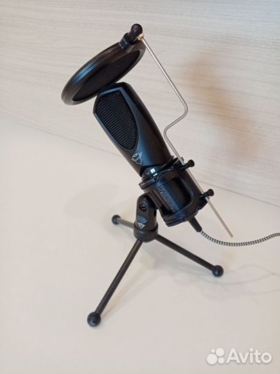 Микрофон для стрима Trust GXT 232 Mantis