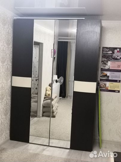 Шкаф