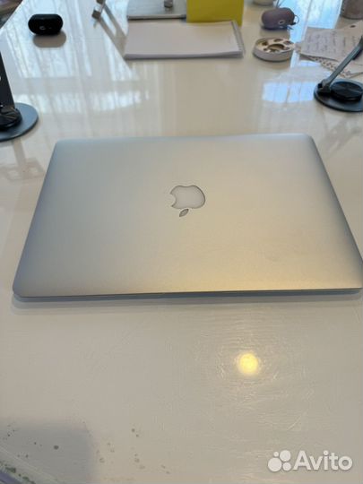MacBook Air 13-inch, Early 2014