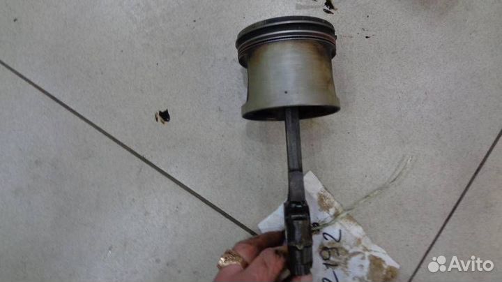 Поршень с шатуном Land Rover Discovery 1 1989-1998