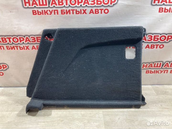 Обшивка багажника задняя правая Bmw X5 (E-70) 2010