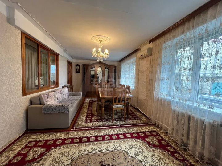 3-к. квартира, 82 м², 1/4 эт.