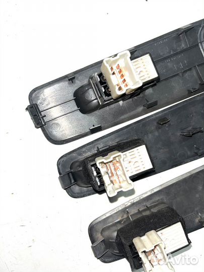 Кнопка стеклоподъемника Subaru Tribeca