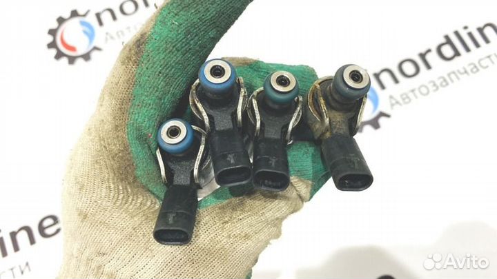 Форсунка топливная Volkswagen Passat B6 седан 1.8