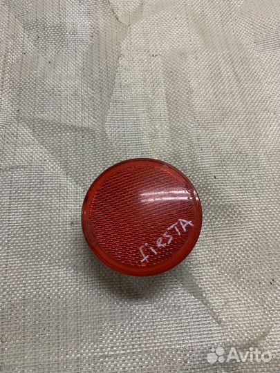 Отражатель заднего бампера ford fiesta