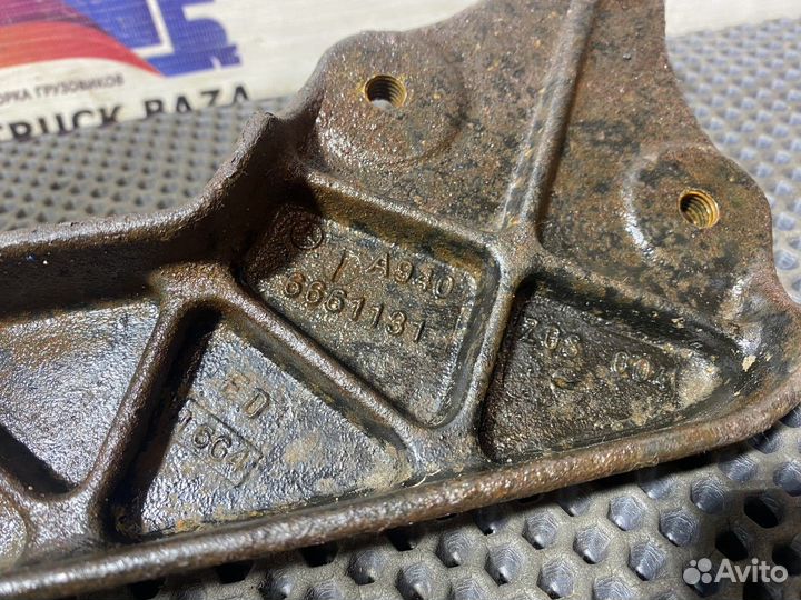 Кронштейн подножки левый Mercedes-Benz Axor