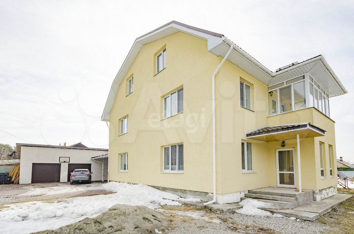 Таунхаус 190 м² на участке 10 сот.