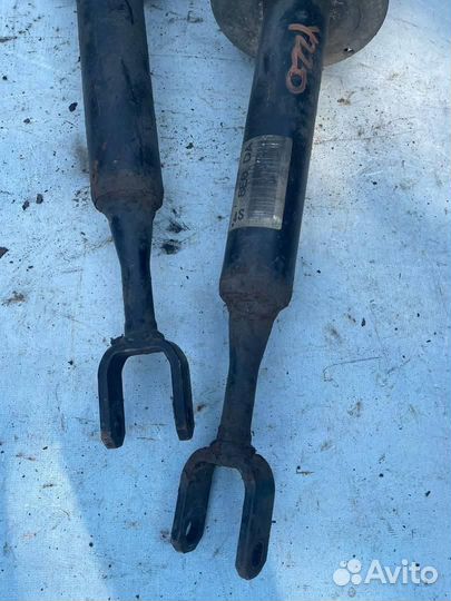 Стойка амортизатора передняя 8E0413031DA