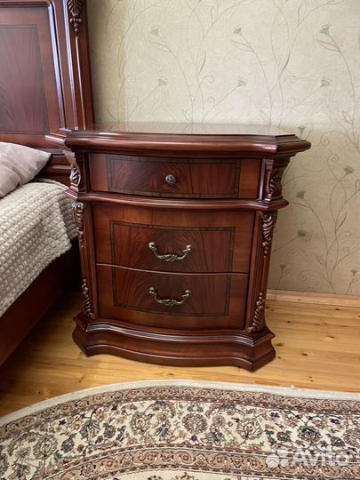 Спальный гарнитур