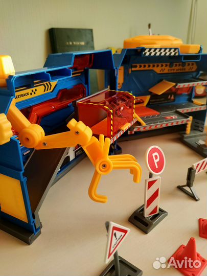 Полицейский участок, парковка