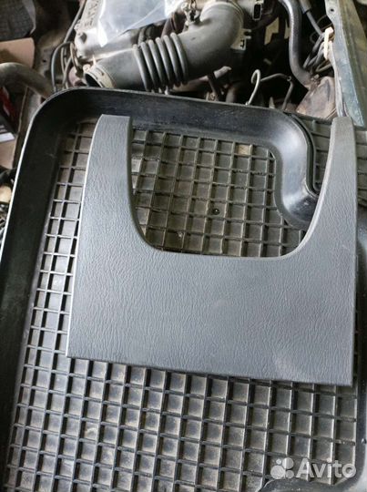 Мазда 323 BJ пластик салона