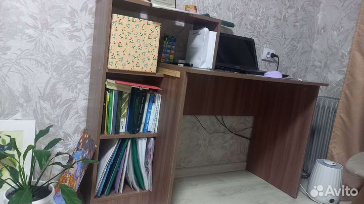 Письменный, компьютерный стол