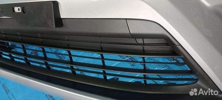 Передний бампер RAV4 -4 рестаил серебро в сборе