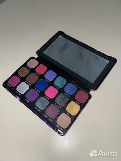 Палетка теней revolution constellation